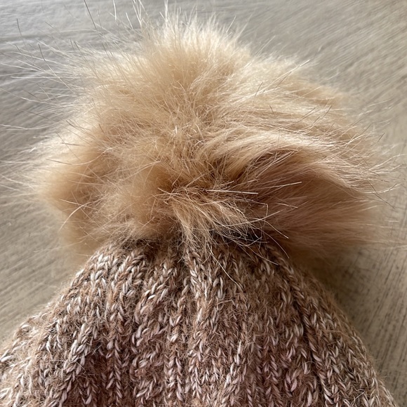 Hat Attack Classic Cable Beanie NWT - Picture 3 of 6